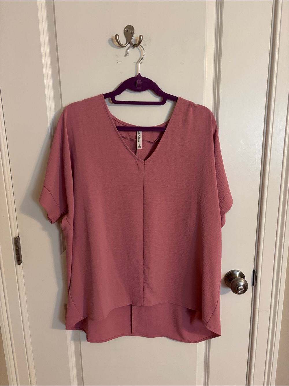 Like new Zenana Mauve V-Neck Short Sleeve Blouse